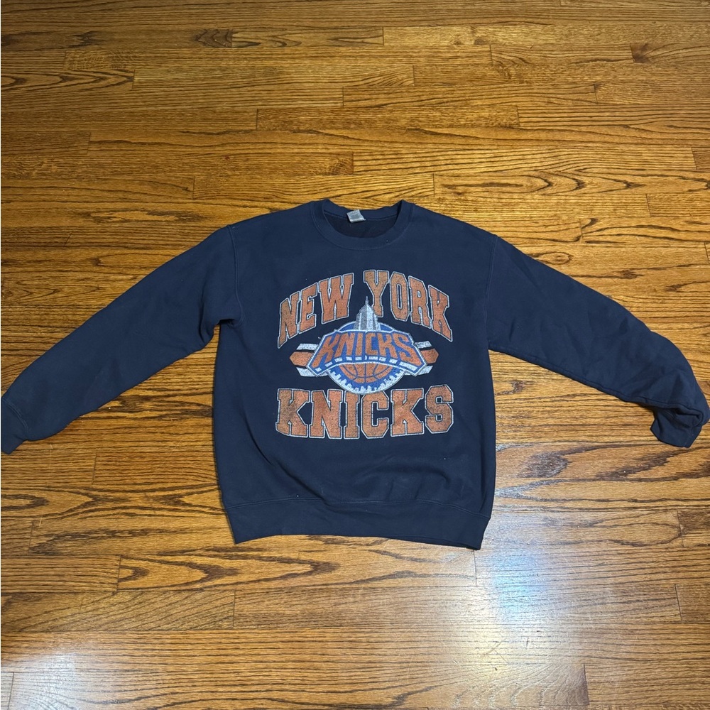 New York Knicks sweatshirt